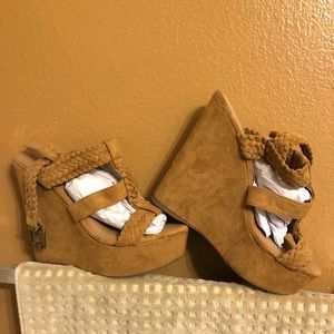 Tan Wedges